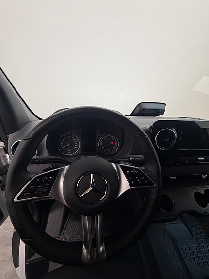 Mercedes-Benz eSprinter 314 14 of 15