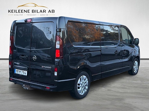 Opel Vivaro 9 of 23