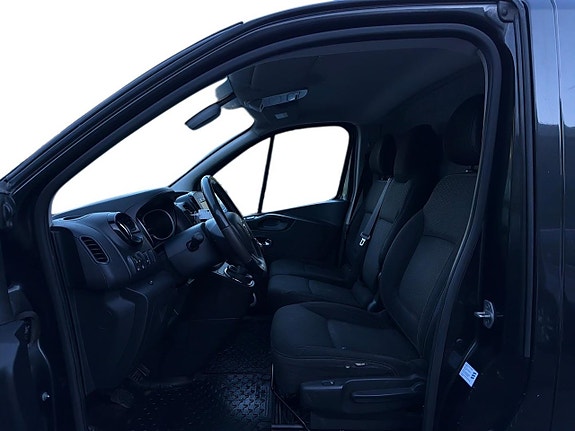 Opel Vivaro 15 of 23