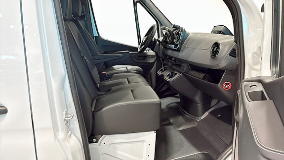 Mercedes-Benz Sprinter 317 3 of 12
