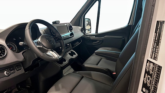 Mercedes-Benz Sprinter 317 4 of 12
