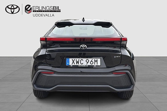 Toyota C-HR 5 of 16