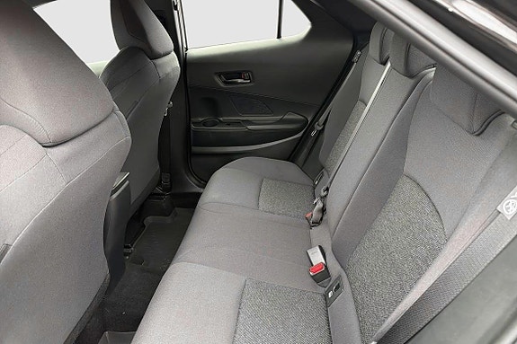 Toyota C-HR 9 of 16
