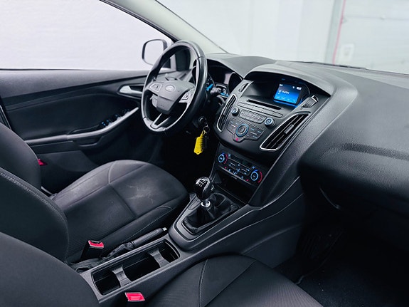 Ford Focus 5 of 17
