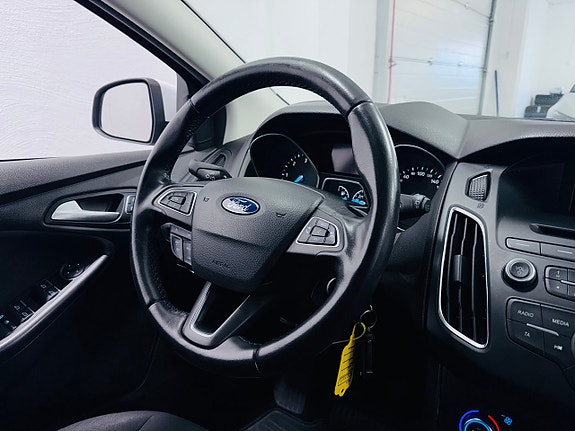 Ford Focus 4 of 17