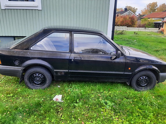 Ford Escort 6 of 6