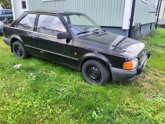 Ford Escort 4 of 6