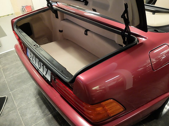Mercedes-Benz SL 320 8 of 12