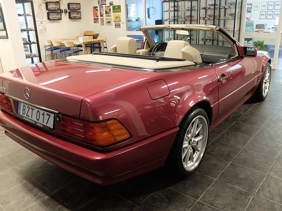 Mercedes-Benz SL 320 4 of 12