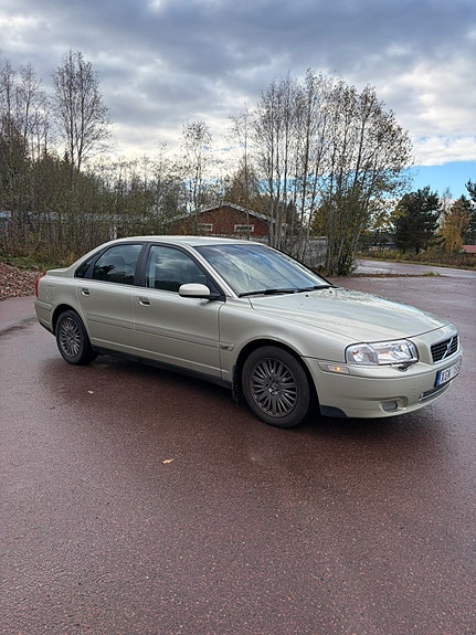 Volvo S80 2 of 9