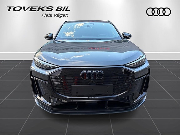 Audi Q6 e-tron 8 of 16