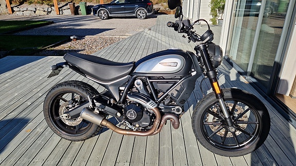Ducati Scrambler 800 2 of 10