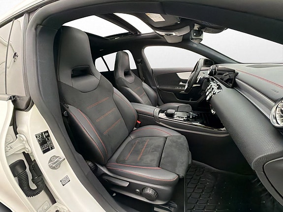 Mercedes-Benz CLA250 e 27 of 30
