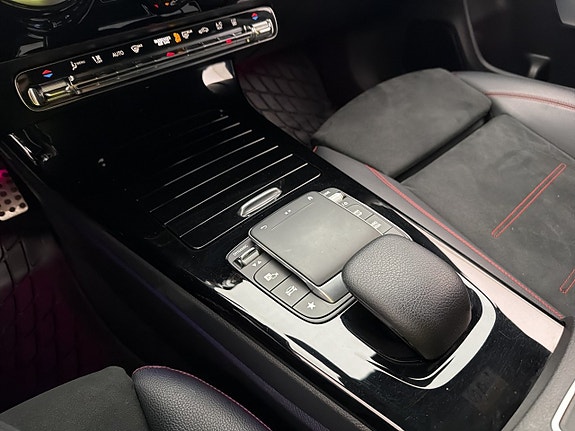 Mercedes-Benz CLA250 e 24 of 30