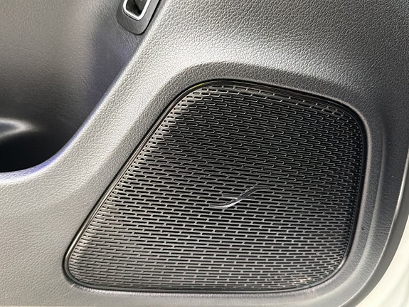 Mercedes-Benz CLA250 e 12 of 30