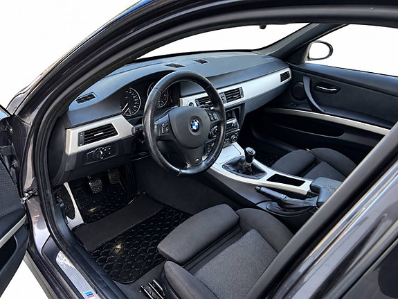BMW 320d 8 of 12