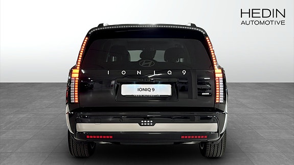 Hyundai Ioniq 9 7 of 13
