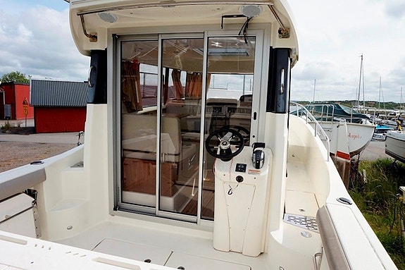 Quicksilver Captur 905 Pilothouse / Mercury 350 Verado 4 of 25