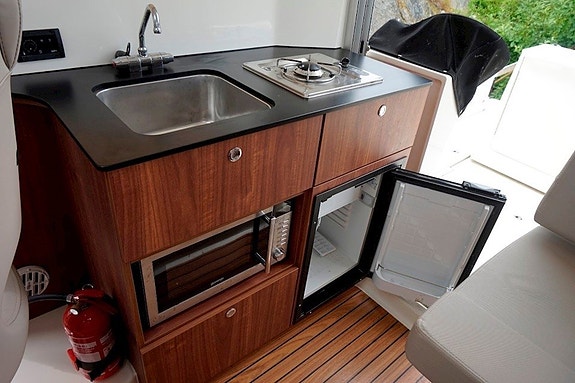 Quicksilver Captur 905 Pilothouse / Mercury 350 Verado 23 of 25