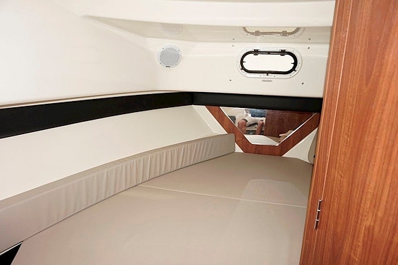 Quicksilver Captur 905 Pilothouse / Mercury 350 Verado 15 of 25