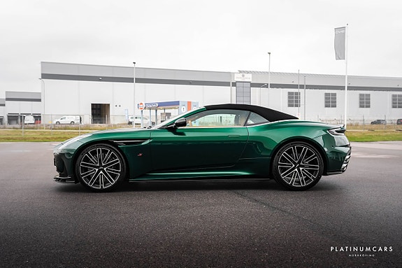 Aston Martin DB12 S 19 of 28
