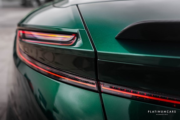 Aston Martin DB12 S 24 of 28