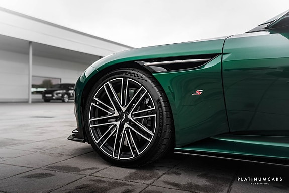 Aston Martin DB12 S 28 of 28