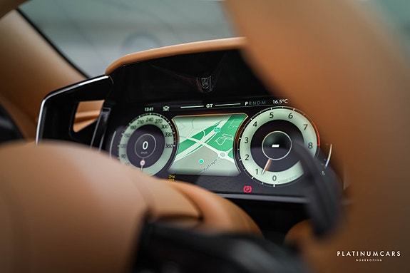 Aston Martin DB12 S 16 of 28