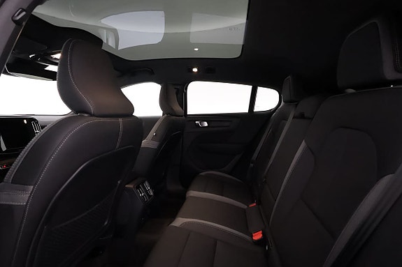 Volvo C40 10 of 16