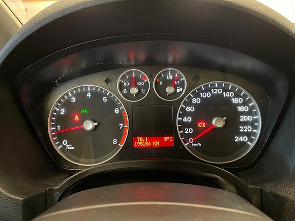 Ford C-Max 18 of 22