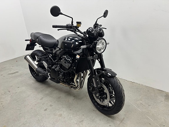 Kawasaki Z900 RS Black Ball Edition 2027 Nu hemma i butiken 9 of 11