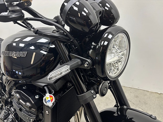 Kawasaki Z900 RS Black Ball Edition 2027 Nu hemma i butiken 6 of 11
