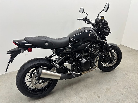 Kawasaki Z900 RS Black Ball Edition 2027 Nu hemma i butiken 8 of 11