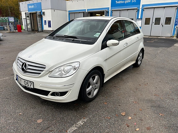 Mercedes-Benz B 200
