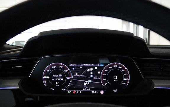 Audi Q8 e-tron 11 of 24