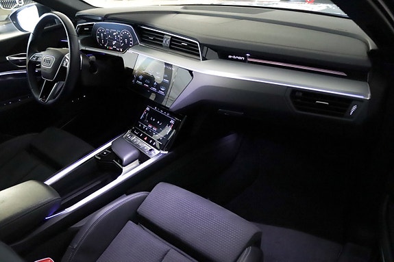 Audi Q8 e-tron 14 of 24