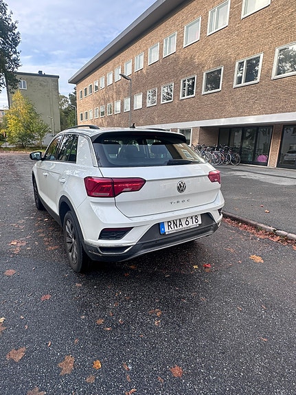 Volkswagen T-Roc 3 of 7