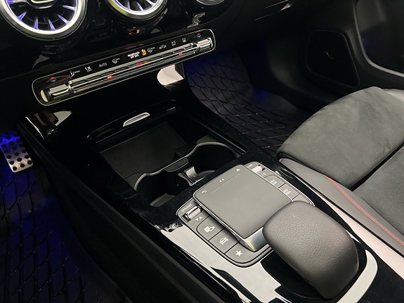 Mercedes-Benz CLA250 e 26 of 30