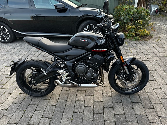 Triumph Trident 660 2 of 3