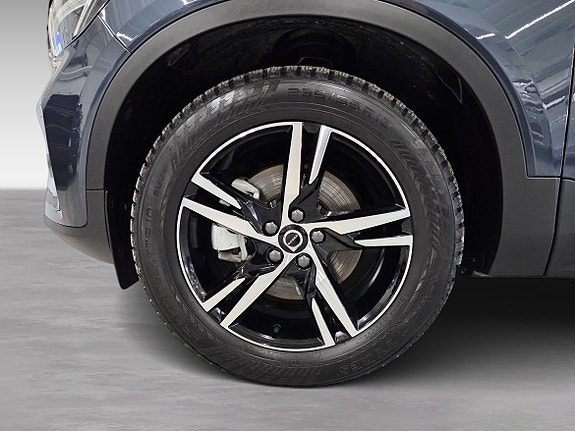Volvo XC40 16 of 16