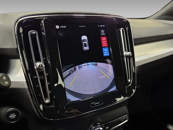 Volvo XC40 11 of 16