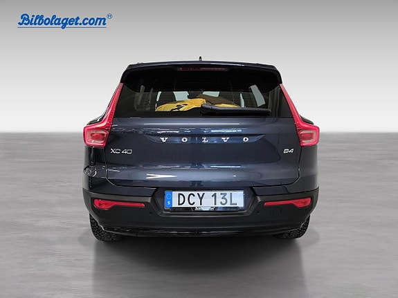 Volvo XC40 6 of 16