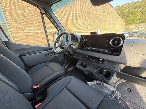 Mercedes-Benz Sprinter 208 6 of 6