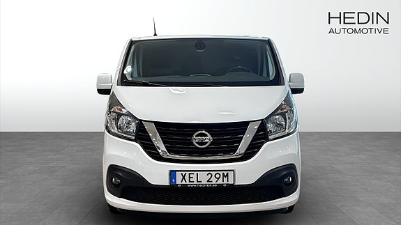 Nissan NV300 8 of 18