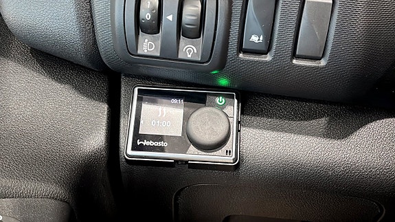 Nissan NV300 15 of 18