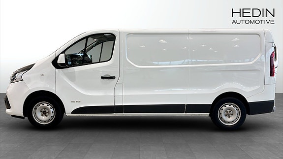 Nissan NV300 6 of 18