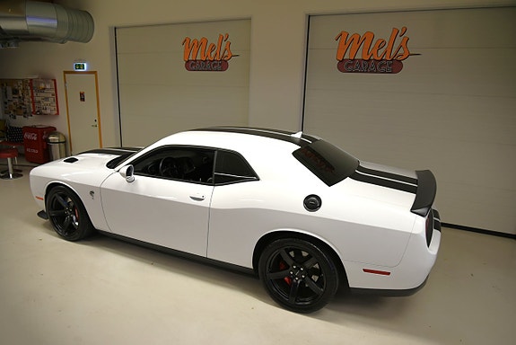 Dodge Challenger 11 of 30