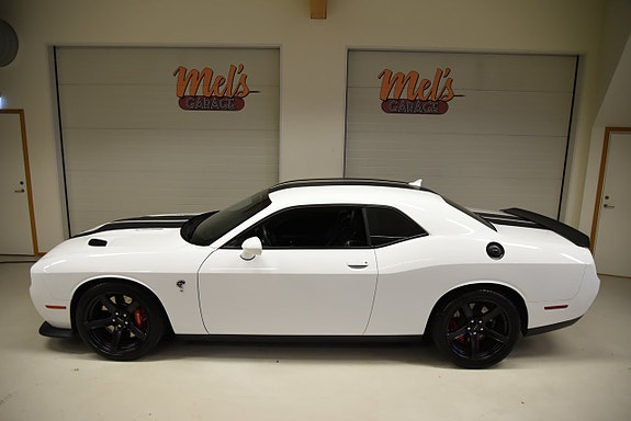 Dodge Challenger 12 of 30