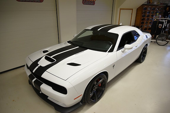 Dodge Challenger 14 of 30
