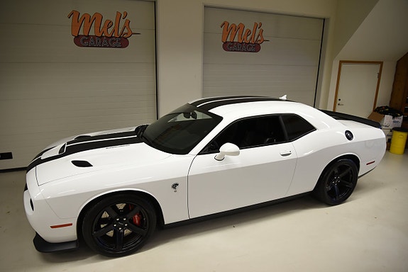 Dodge Challenger 13 of 30